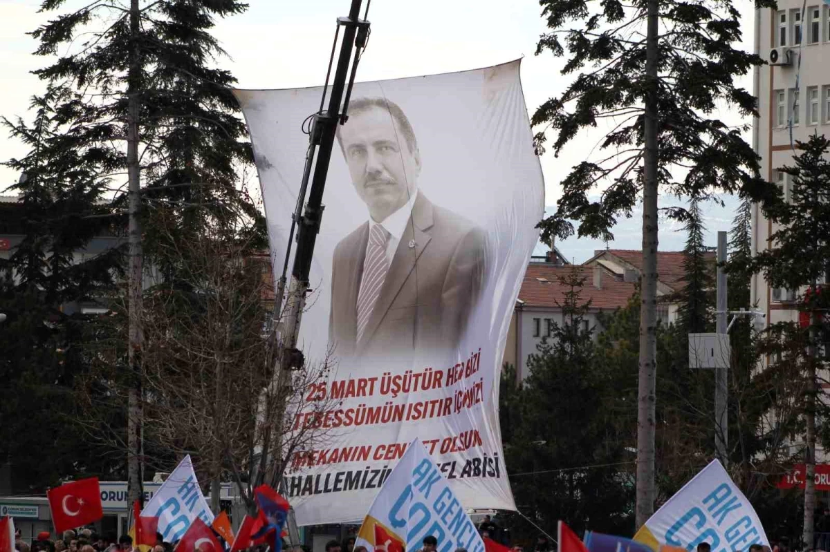 Çorum’da Muhsin Yazıcıoğlu mitinginde dev pankart açıldı
