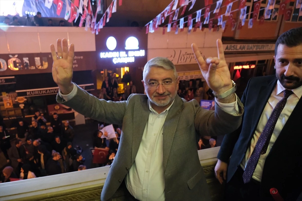 Çorum Belediye Başkanı Halil İbrahim Aşgın, seçim zaferini kutladı