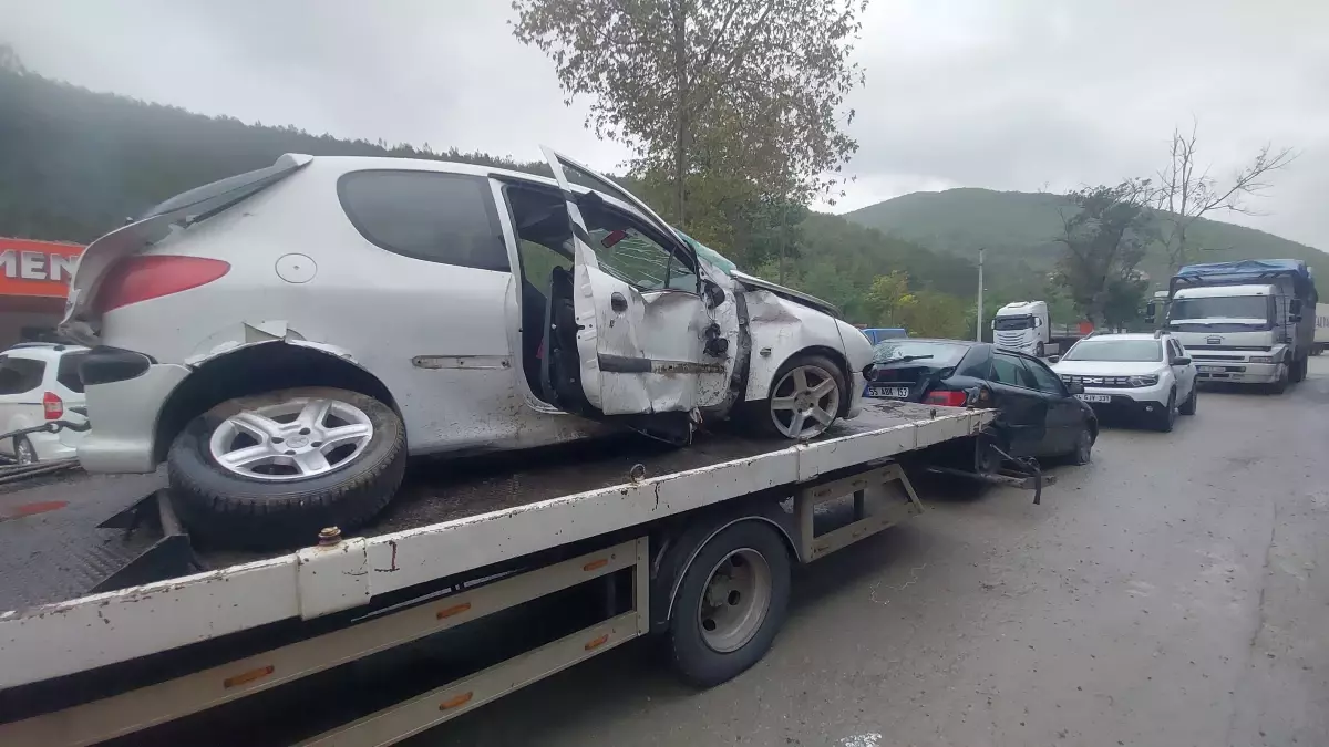 Samsun-Çorum Karayolunda Zincirleme Trafik Kazası: 4 Yaralı